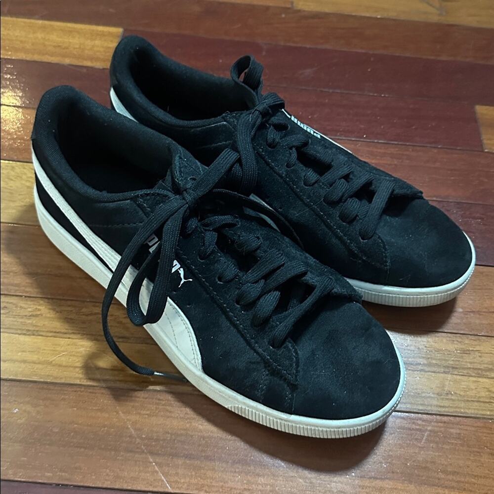 Puma Black Suede Classic Sneakers Women’s US 10 Cool Girl Shoes EUC!